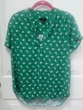 J. Crew Green And White Floral V-Neck Short Sleeve Blouse Size S